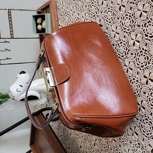 Patricia Nash Leather Handbag. 👜